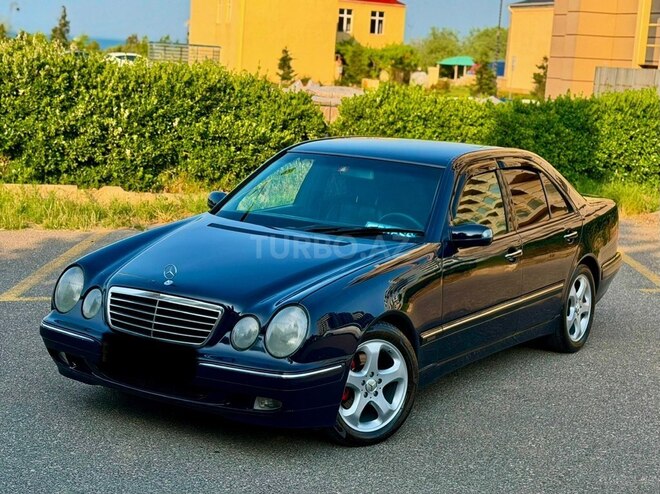 Mercedes E 270-10