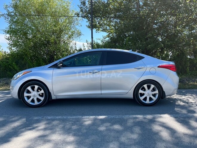 Hyundai Elantra-20