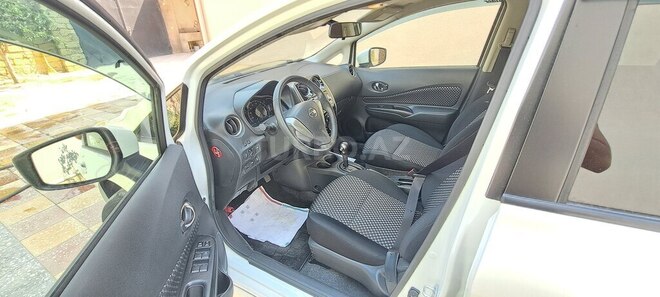 Nissan Note-7
