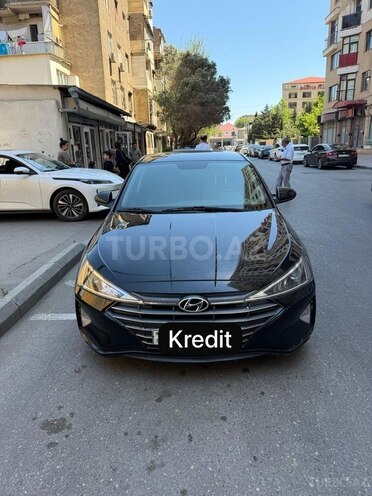 Hyundai Elantra-1
