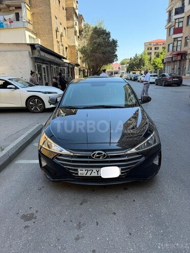 Hyundai Elantra-4