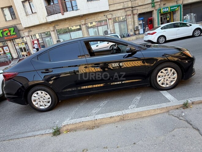 Hyundai Elantra-5