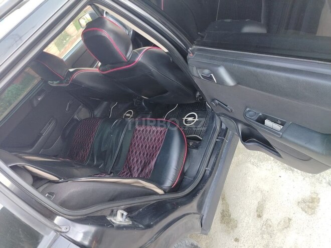 Opel Astra-11