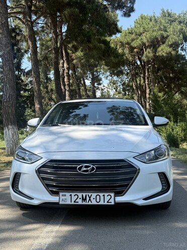 Hyundai Elantra-1