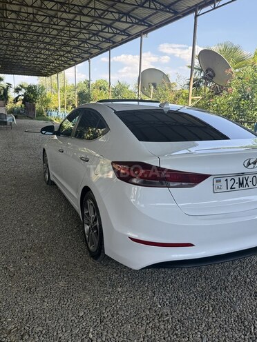 Hyundai Elantra-8