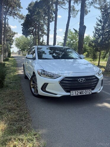 Hyundai Elantra-6