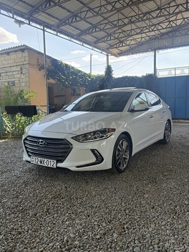 Hyundai Elantra-9
