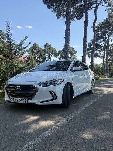 Hyundai Elantra-5