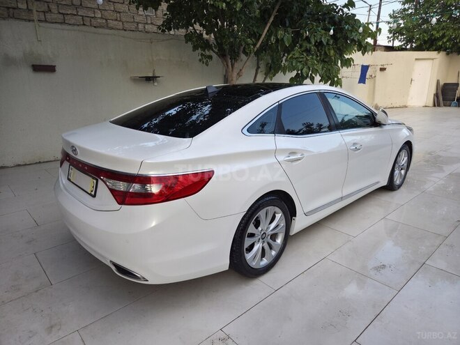 Hyundai Azera-11
