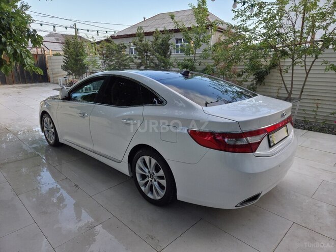 Hyundai Azera-10