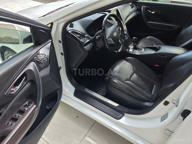 Hyundai Azera-15