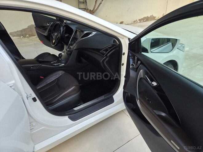 Hyundai Azera-17