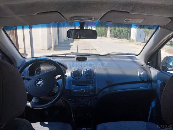 Chevrolet Aveo-5