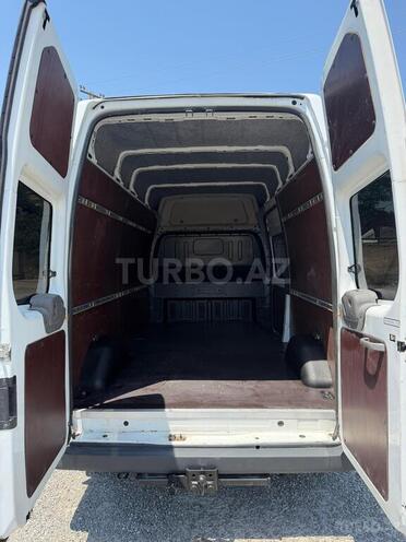 Ford Transit-6