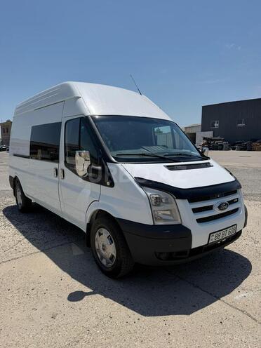 Ford Transit-8