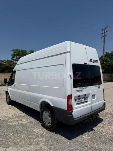 Ford Transit-9