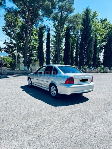 Opel Vectra-6