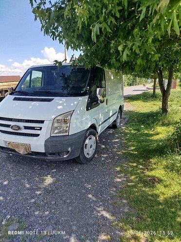 Ford Transit-6