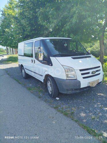 Ford Transit-7