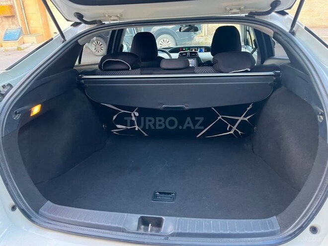 Toyota Prius-11