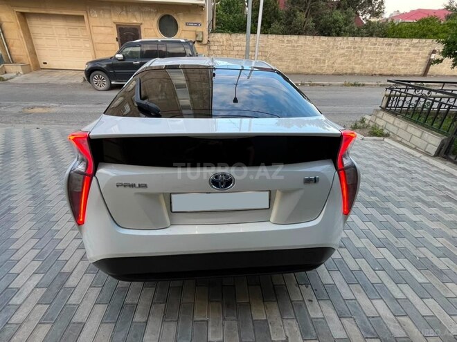Toyota Prius-6