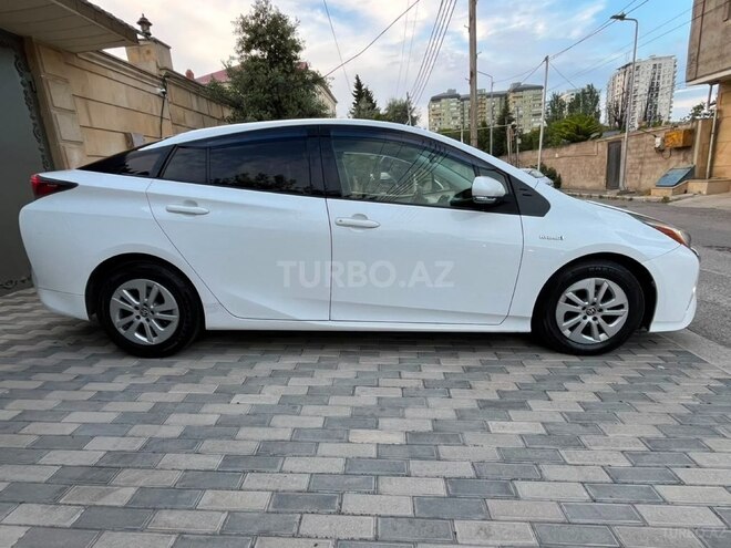 Toyota Prius-18