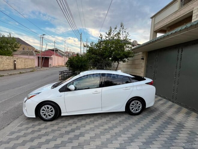 Toyota Prius-15