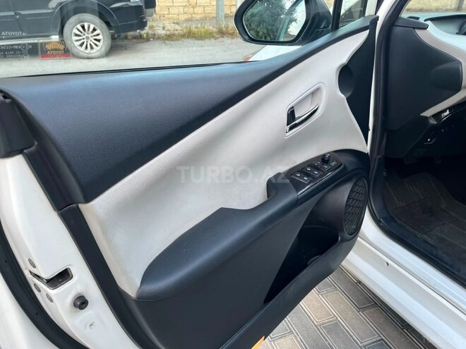 Toyota Prius-10