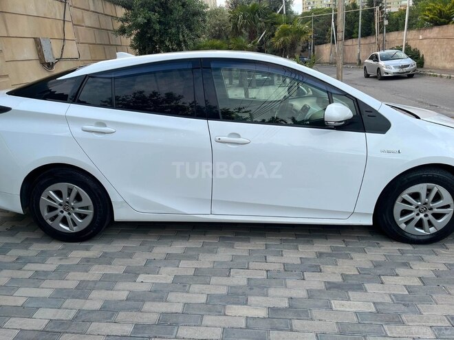Toyota Prius-19