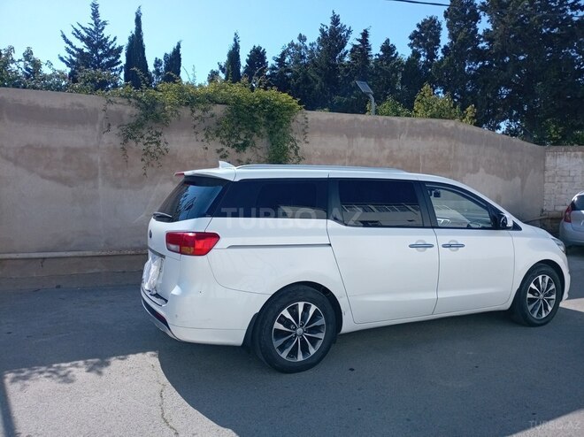 Kia Carnival-4