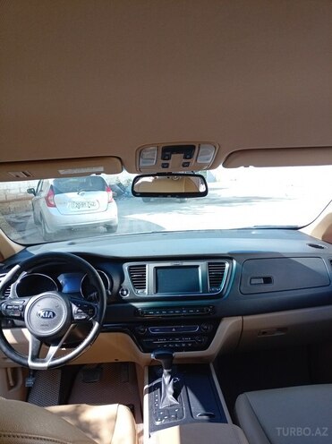 Kia Carnival-6