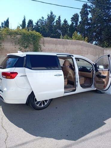 Kia Carnival-5