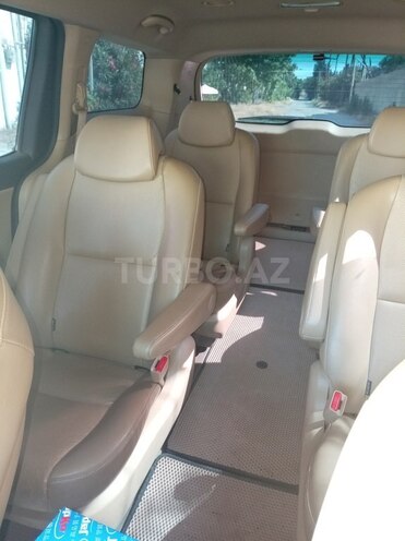 Kia Carnival-7