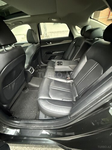 Kia K5-8