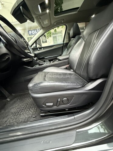 Kia K5-10