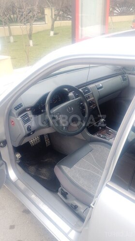 Mercedes E 200-7