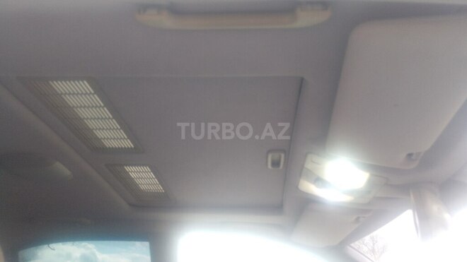 Mercedes E 200-10