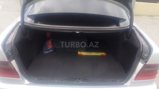 Mercedes E 200-9