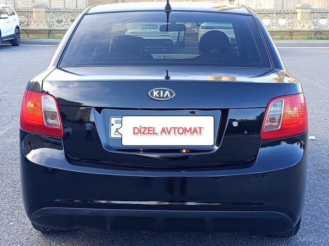 Kia Rio-11