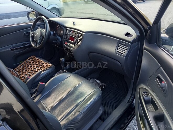 Kia Rio-13