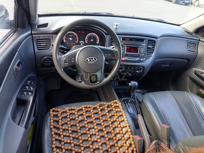 Kia Rio-16