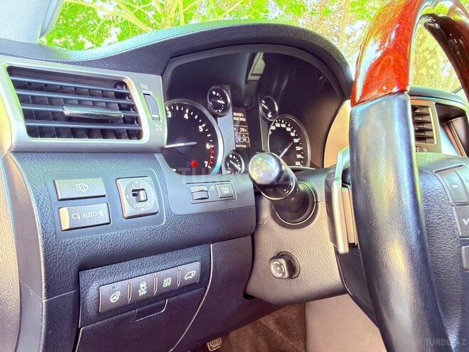 Lexus LX 570-11