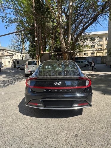 Hyundai Sonata-4
