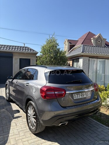 Mercedes GLA 200 4MATIC-3