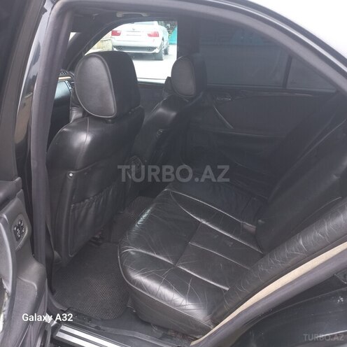 Mercedes E 240-6