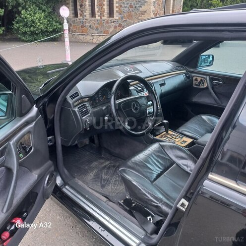 Mercedes E 240-7