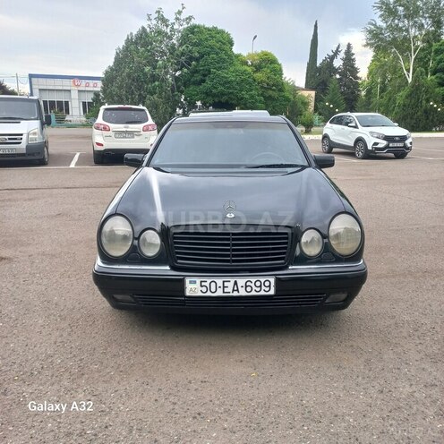 Mercedes E 240-12