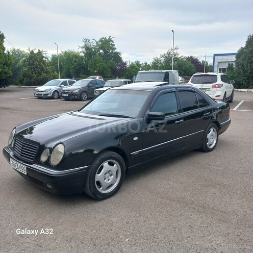 Mercedes E 240-14