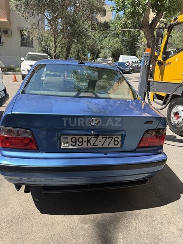 BMW 318-2