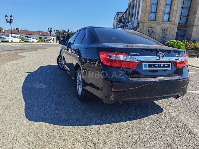 Toyota Camry-3